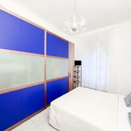 Three-room 2 Bedrooms With Balcony 2 Min From شقة