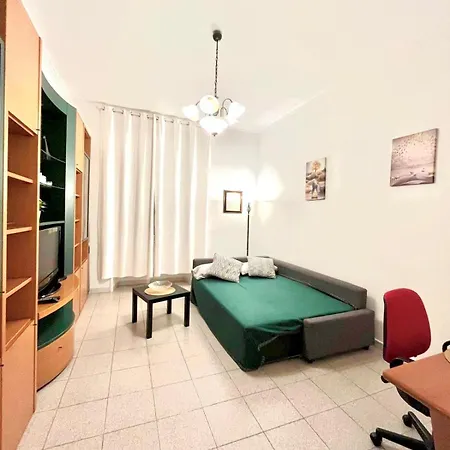 Three-room 2 Bedrooms With Balcony 2 Min From ميلان