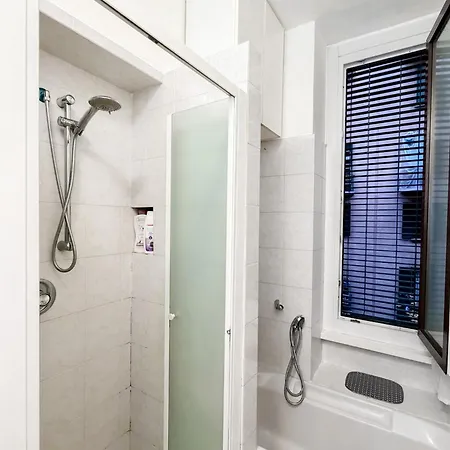 Three-room 2 Bedrooms With Balcony 2 Min From ميلان