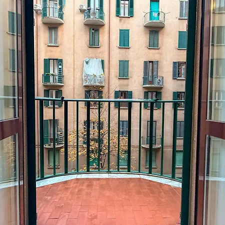 Three-room 2 Bedrooms With Balcony 2 Min From شقة